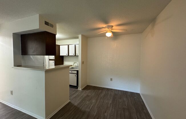 1 bed, 1 bath, 610 sqft, $980, Unit 5911-01