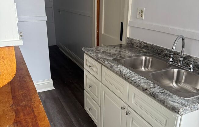 Studio, 1 bath, $865, Unit 07