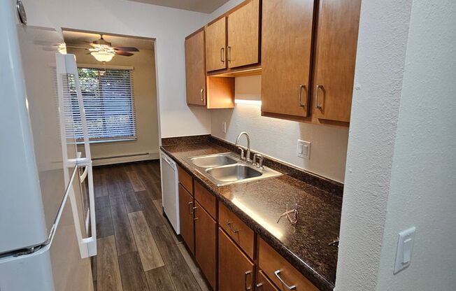 2 beds, 2 baths, 960 sqft, $1,025, Unit 21 - 107