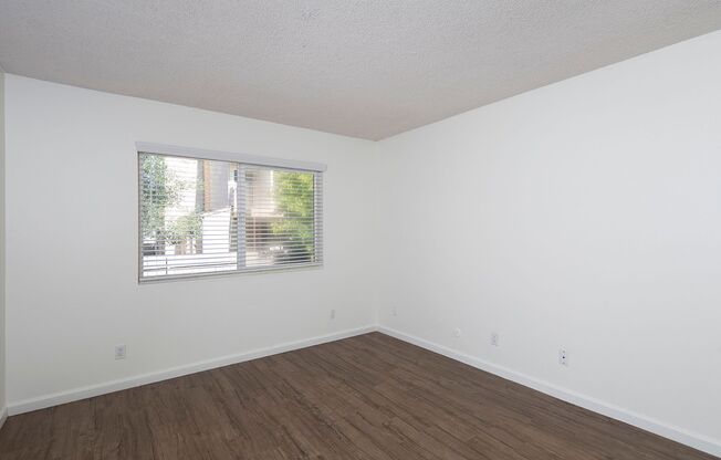 2 beds, 2 baths, 918 sqft, $2,895, Unit 27-14