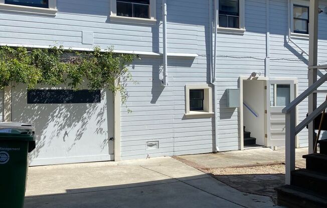 1 bed, 1 bath, 450 sqft, $2,050, Unit 4318 View St., Apt #3