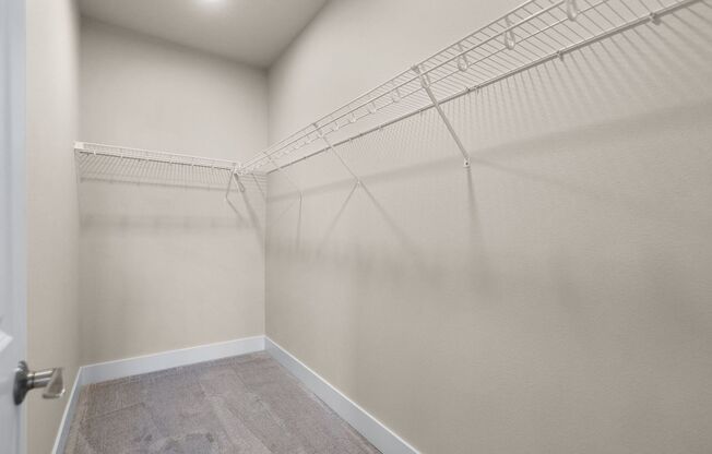 3 beds, 2 baths, 1,511 sqft, $1,995, Unit J-404