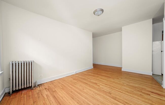 2 beds, 1 bath, 701 sqft, $1,450, Unit 1532-1F