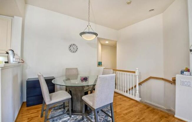 GATED Modern 2 Br 2 Bath Garage Large Kitchen Balcony $3450 TEXT 858-774-1574