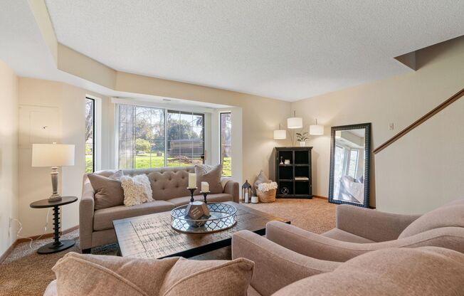 2 beds, 1.5 baths, 1,412 sqft, $1,895, Unit 05 2298