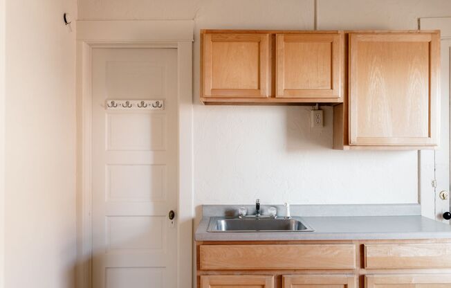 Studio, 1 bath, 494 sqft, $950, Unit 307-40