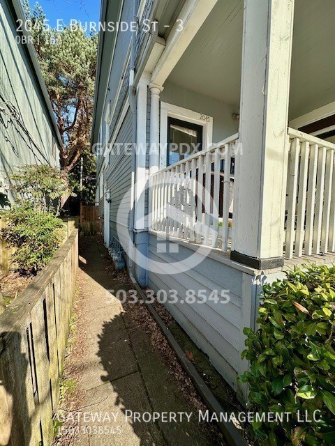 2045 E Burnside St