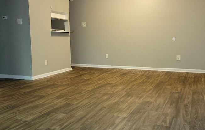 2 beds, 1 bath, 830 sqft, $1,090, Unit 86