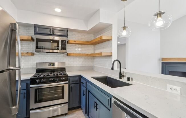 2 beds, 2 baths, 1,195 sqft, $2,598, Unit 402