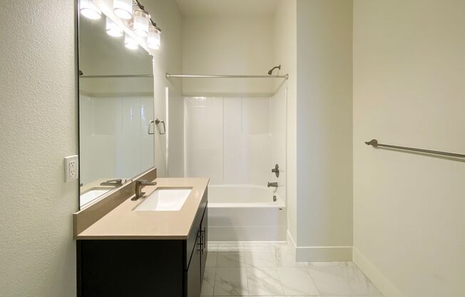 Studio, 1 bath, 390 sqft, $1,199, Unit 206*