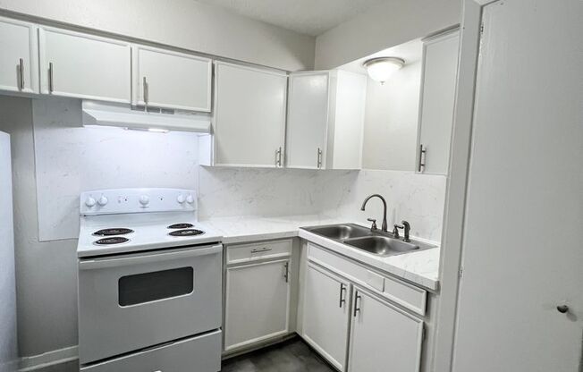 2 beds, 1 bath, $725, Unit KAY0111