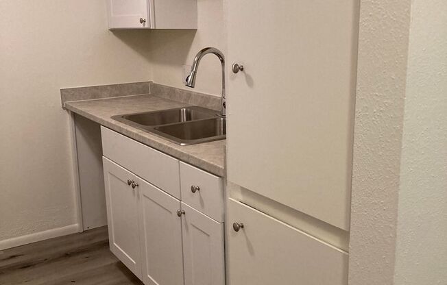 2 beds, 1.5 baths, $1,050, Unit # 144
