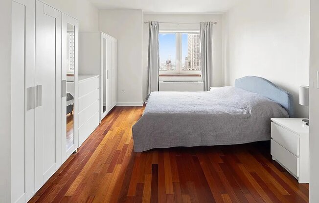 1 bed, 1.5 baths, $6,000, Unit 44D