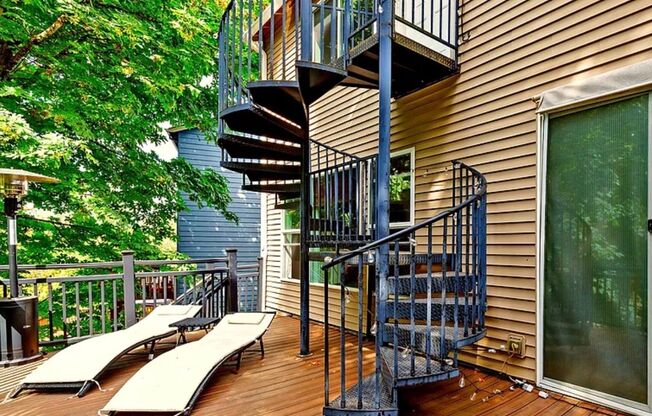 7 beds, 3.5 baths, $7,000