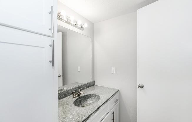 1 bed, 1 bath, 575 sqft, $1,034