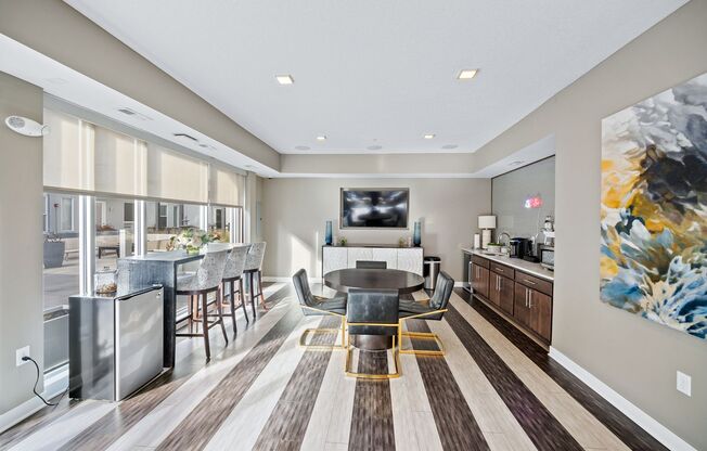 Studio, 1 bath, 460 sqft, $1,250, Unit 411