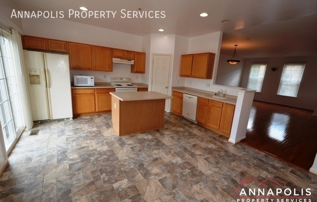 1016 MEANDERING WAY