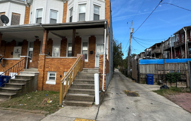 3 beds, 1 bath, $1,600