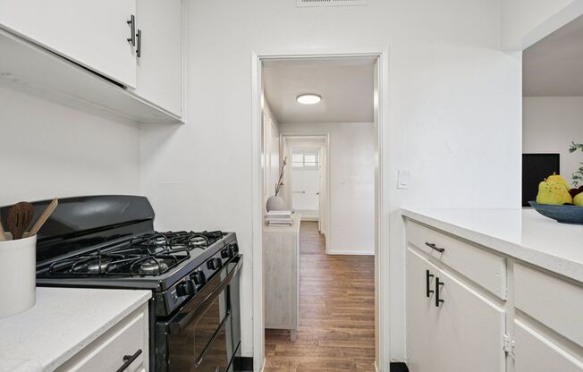 1 bed, 1 bath, 700 sqft, $1,199, Unit H105