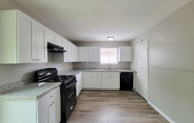 3 beds, 1 bath, $1,550