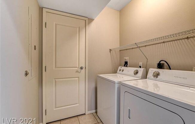 2 beds, 2 baths, $3,100, Unit Unit 1315