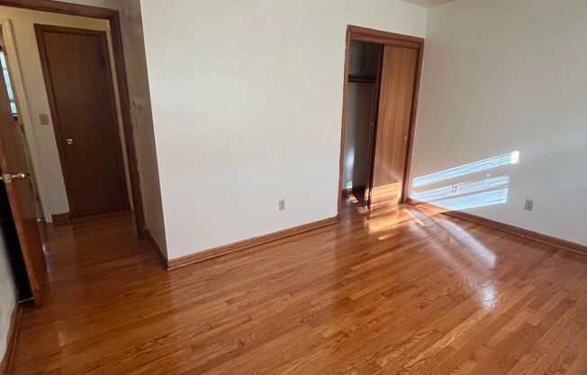 2 beds, 1 bath, 903 sqft, $1,240, Unit G-2