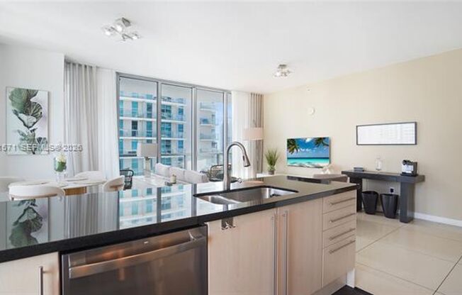 2 beds, 2 baths, $4,400, Unit # 3220 N