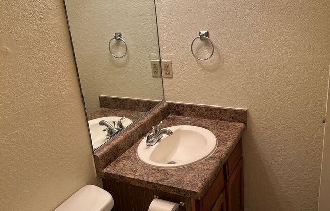 2 beds, 1 bath, 861 sqft, $970, Unit 54