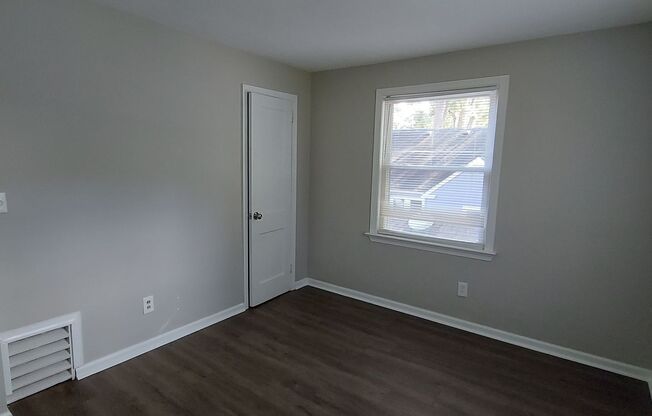 2 beds, 1 bath, $1,395