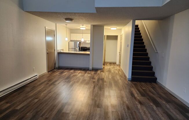 1 bed, 1 bath, 803 sqft, $1,695, Unit 253