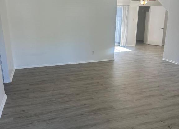 636 TIMBERLINE DR
