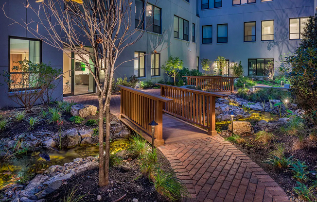 1 bed, 1 bath, 720 sqft, $4,900, Unit 305