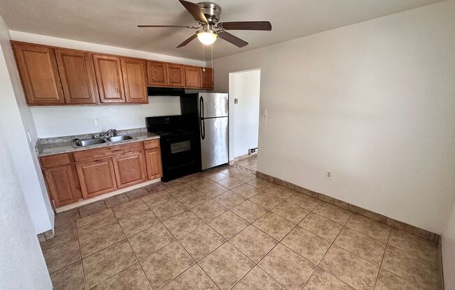 1002 Edith Blvd. SE