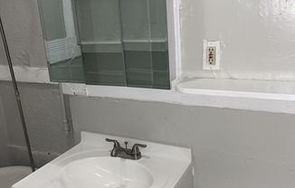 2 beds, 1 bath, 550 sqft, $3,300, Unit 17