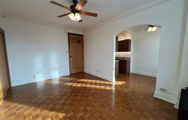 1 bed, 1 bath, 700 sqft, $1,985, Unit 429-402