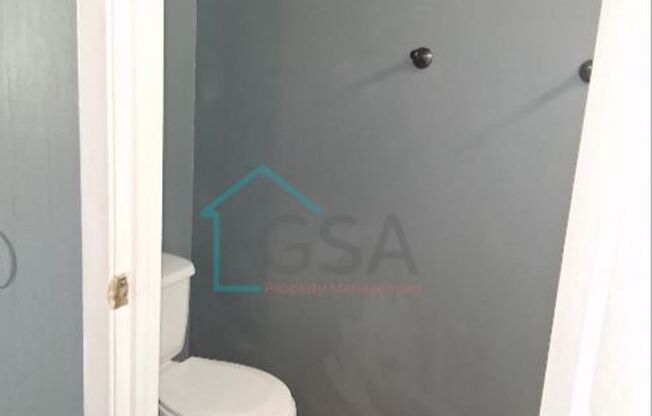3 beds, 1.5 baths, $1,000, Unit Easton 3
