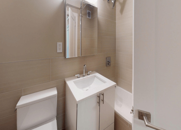 2 beds, 2 baths, $8,295, Unit 19H