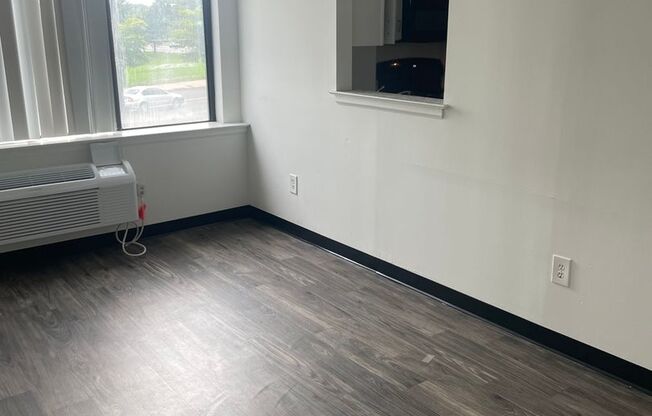 Studio, 1 bath, 400 sqft, $1,200, Unit 203B