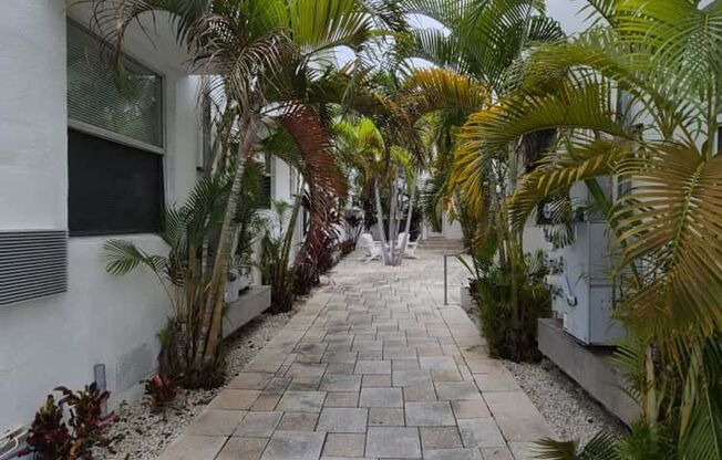 7610 Byron Ave Miami Beach, FL 33141