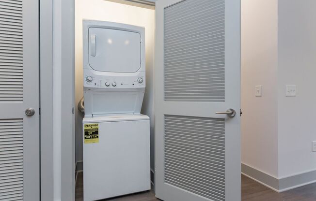 1 bed, 1 bath, 620 sqft, $1,700, Unit Heritage East- Unit 216