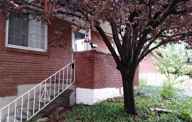 Coming Soon!! Stunning Bonneville Hills 3bd/2ba Duplex Home! Remodeled and Modern!