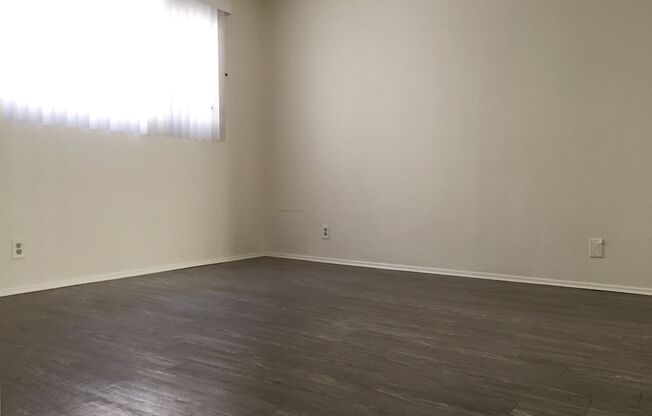 2 beds, 1 bath, 950 sqft, $2,995, Unit 3432-7