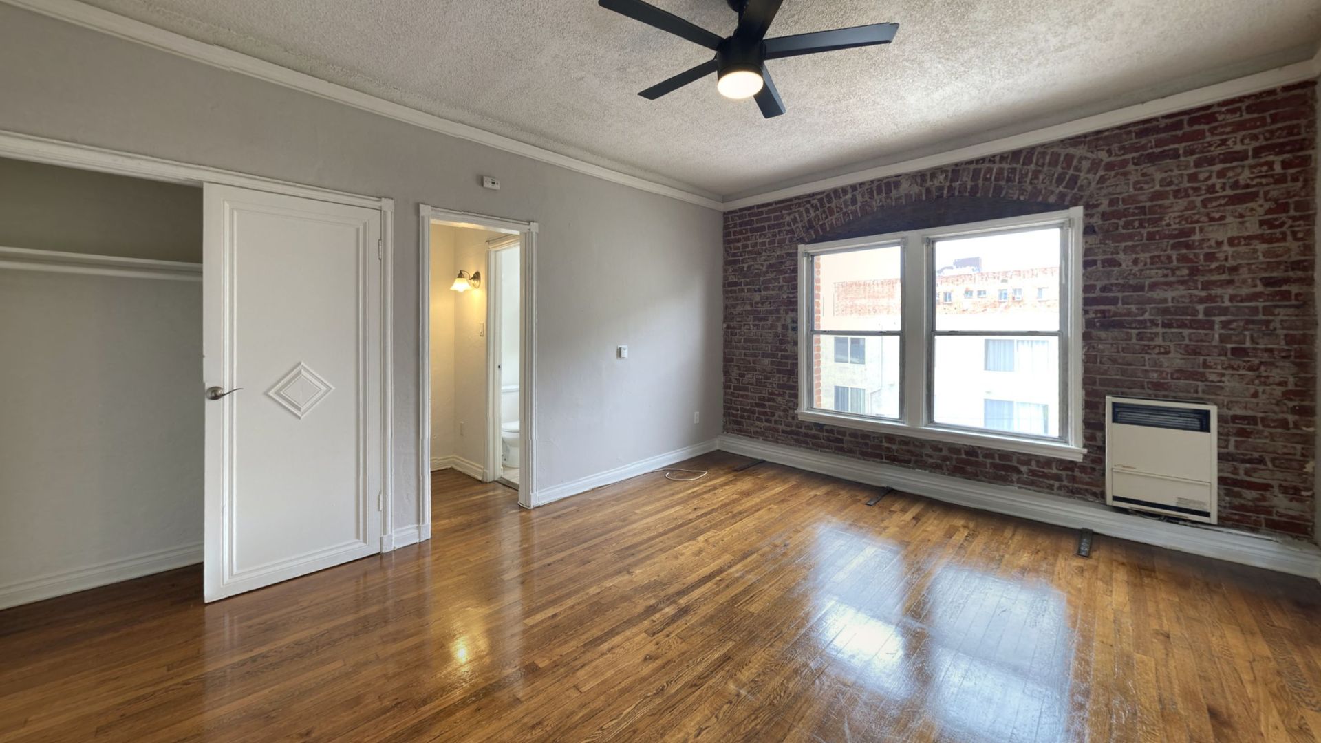 IRO - Irolo Apartments