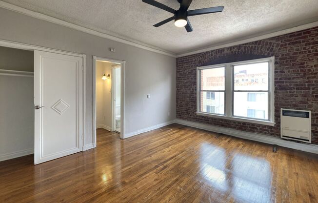 IRO - Irolo Apartments