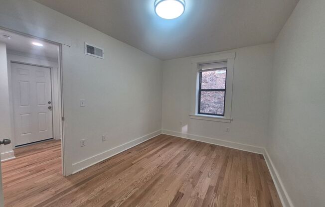 2 beds, 1 bath, 750 sqft, $1,899, Unit 5637 Hobart St. #4