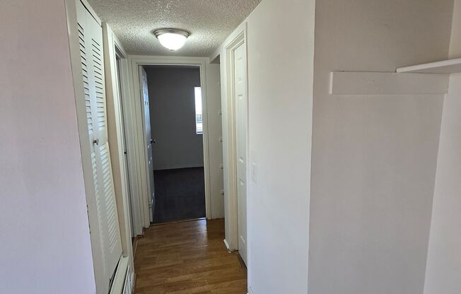 2 beds, 1 bath, $1,395