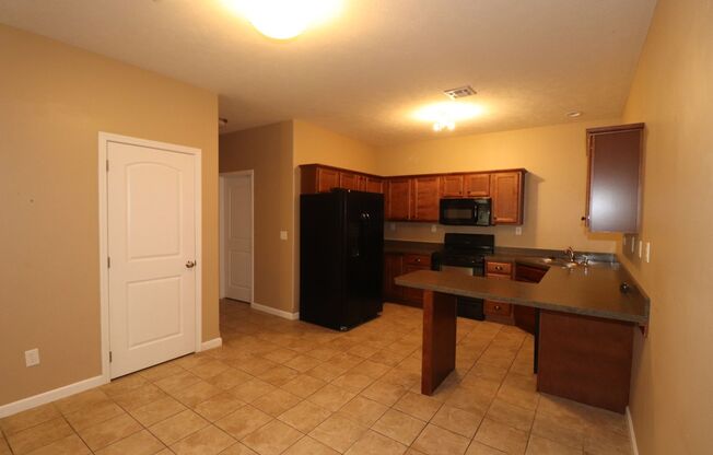 3 beds, 2 baths, $1,350