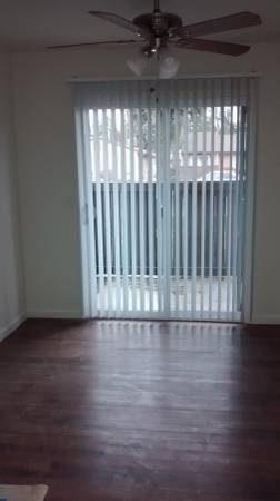 2 beds, 1 bath, 864 sqft, $1,395, Unit 202