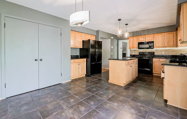Welcome to this spacious single-family home in the desirable city of Rochester Hills, MI.