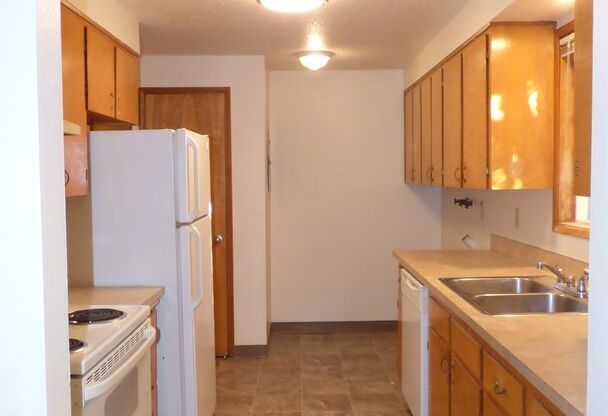 2 beds, 1 bath, 925 sqft, $1,695, Unit 1634